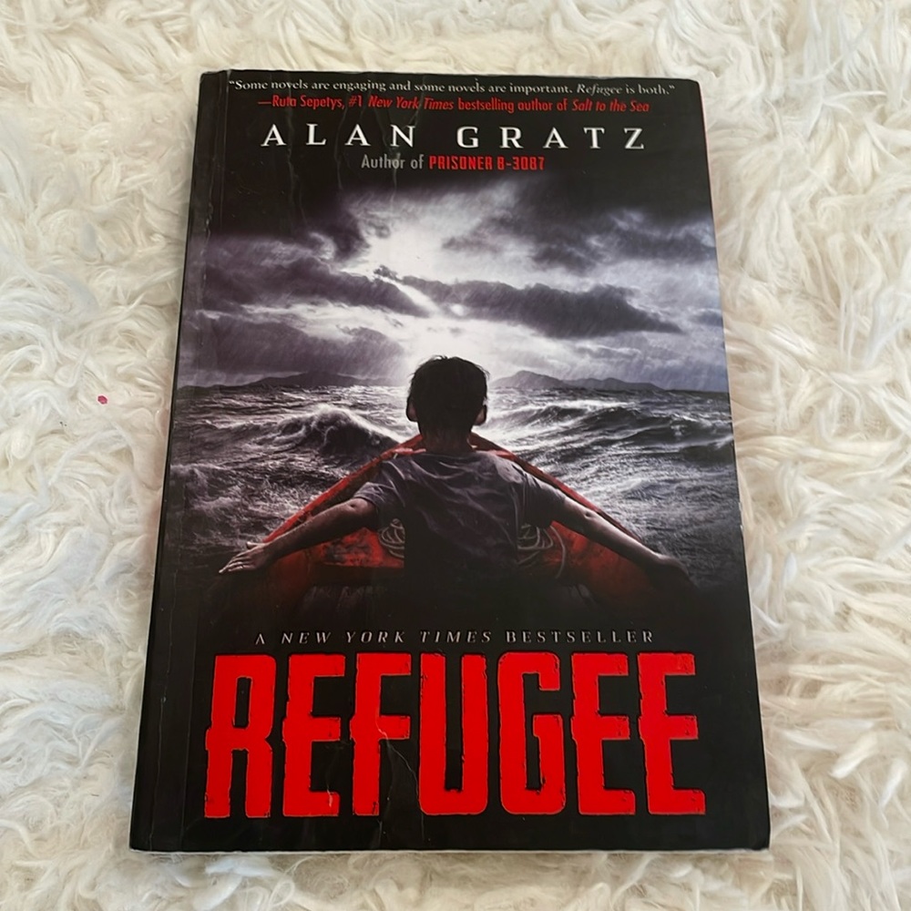 New York Times Bestseller REFUGEE by ALAN GRATZ